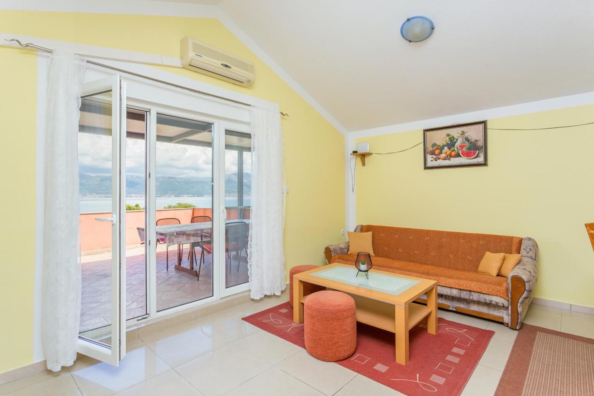 Apartments By The Sea Slatine, Ciovo - 11126 الغرفة الصورة
